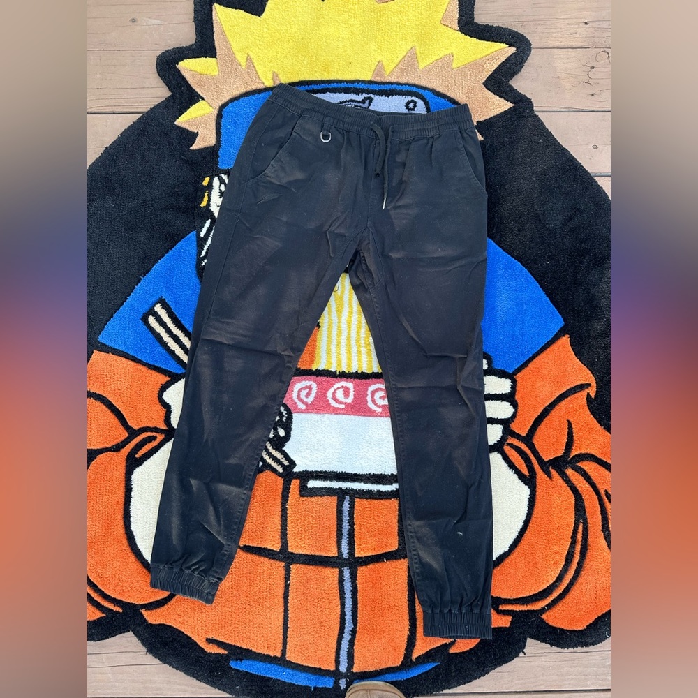 Good material this jogger feels like it will last forever